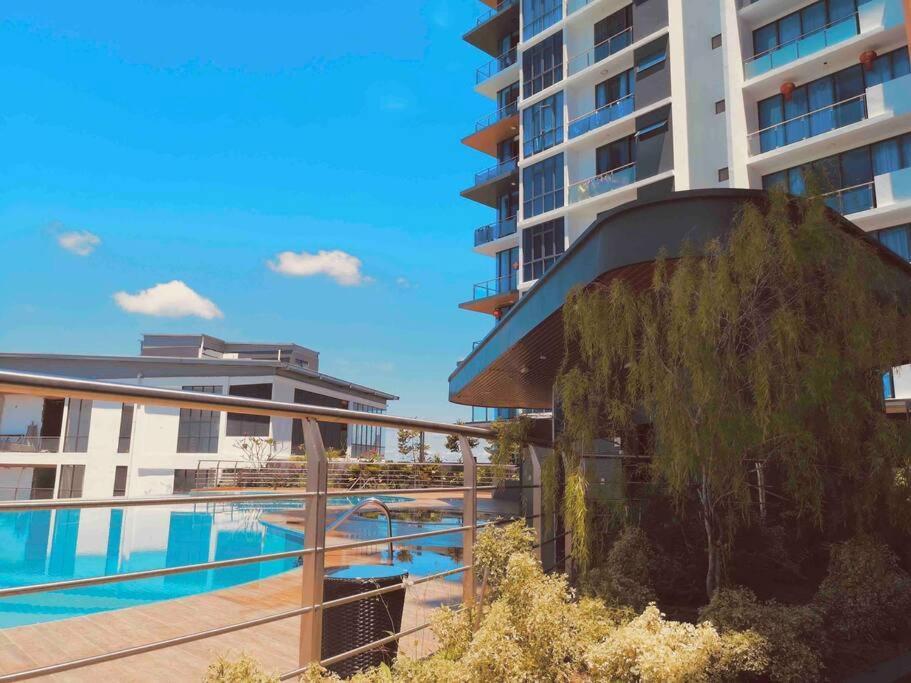 Hanns Spacious Balcony&swimpool With Free Netflix-6pax Apartment *